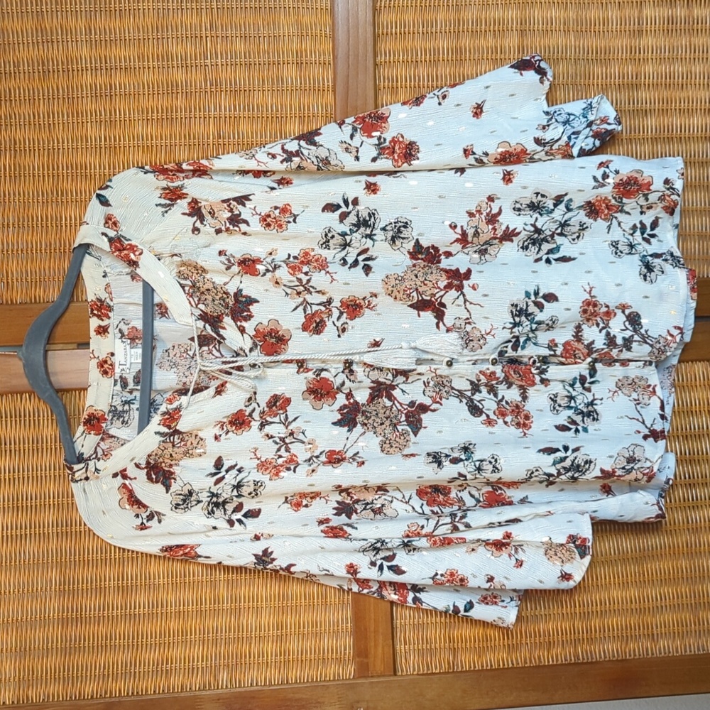 Tanzara 1X floral button up 3/4 blouse with bell sleeves